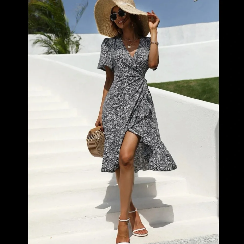 BRAND NEW DITSY FLORAL OVERLAP COLLAR RUFFLE TRIM WRAP DRESS - Picture 1 of 9